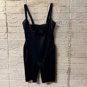 Maidenform Black Shapewear Bodysuit / Thigh Slimmer – Size M